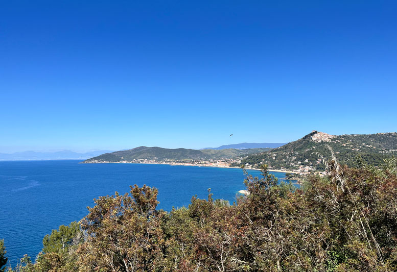 Die Bucht von Castellabate an der Cilento Küste