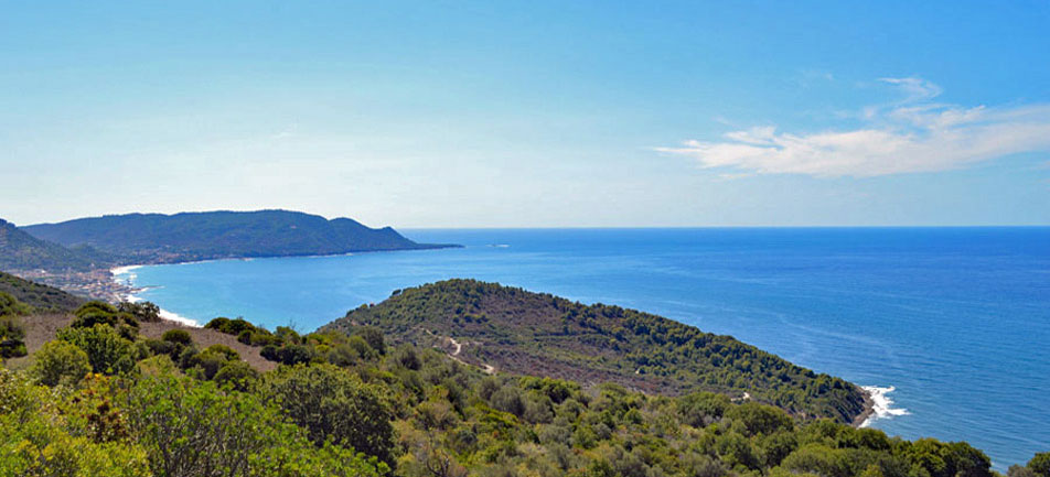Panoramablick auf die Bucht von Castellabate