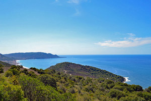 Blick vom Monte Tresino auf die Bucht von Castellabate