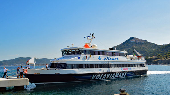 Die metrò del mare im Hafen von San Marco di Castellabate