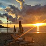 Am Strand beim Sonnenuntergang - Seelentherapie im Cilento