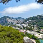Blick vom Wanderwg auf das Zentrum von Capri